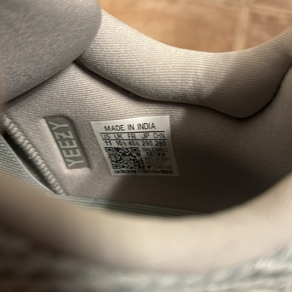 Yeezy 700 v1 SALT sz 11 - Picture 5 of 7